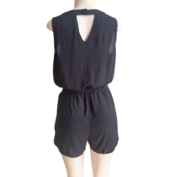 Bebop Be You Be Free Black Sleeveless Rayon Belted Romper, Size Large - Picture 4 of 9
